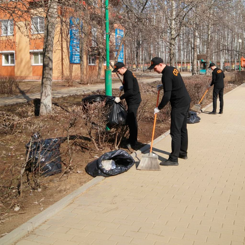 Уборка листьев в Копейске